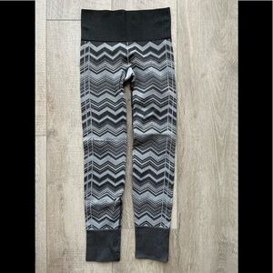 Lululemon Ebb To Street Pant in Heathered Slate Size 2